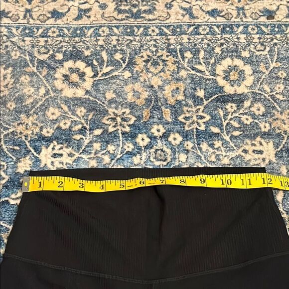 Lululemon Black High-Waisted Athletic Leggings Gym Workout Athleisure - Picture 12 of 13